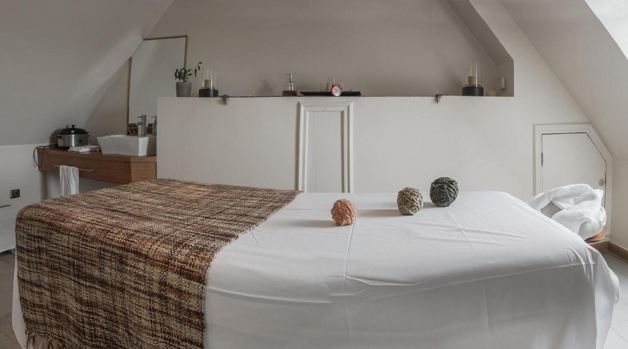 Wyndham Puerto Varas Pettra المظهر الخارجي الصورة A massage table