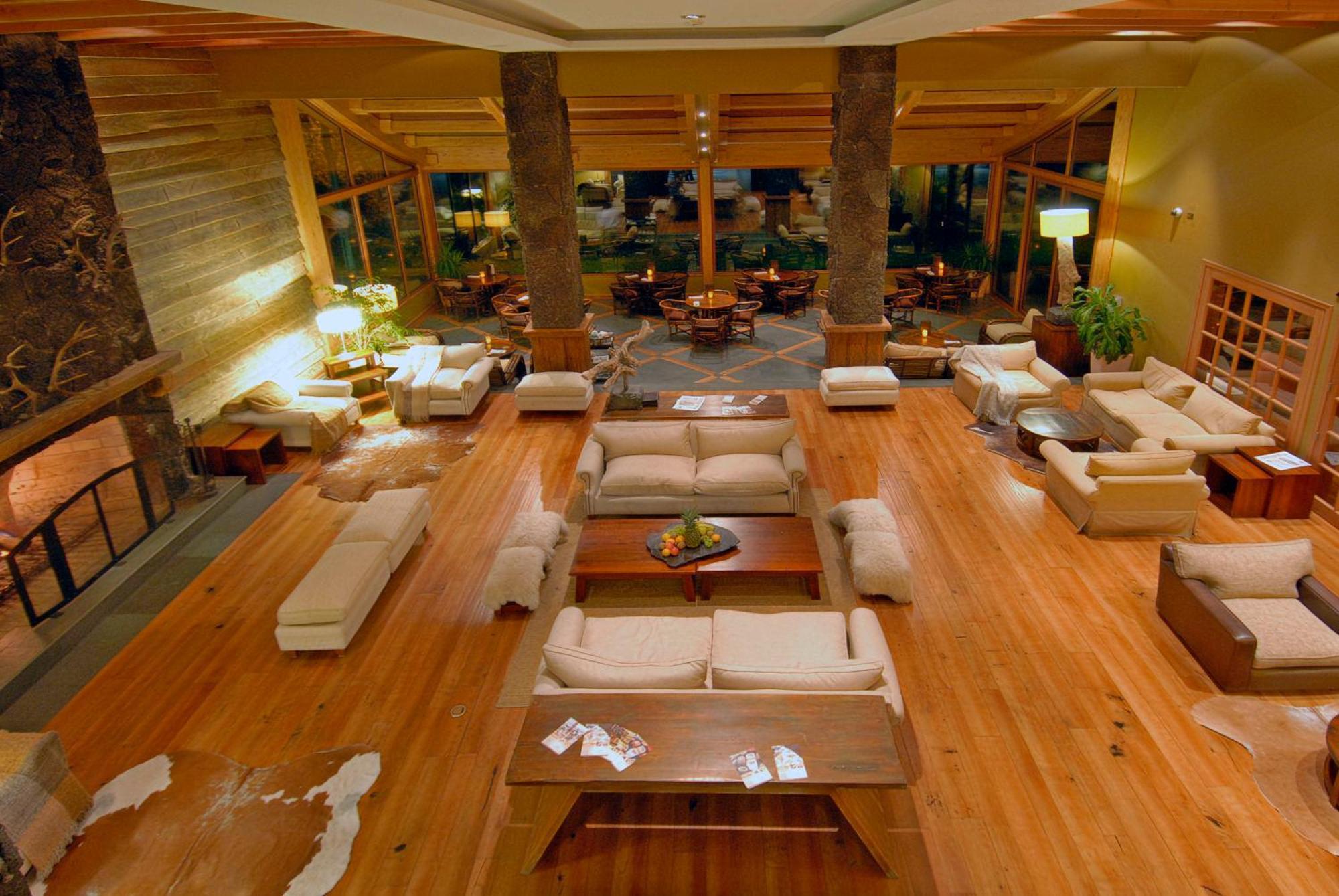 Wyndham Puerto Varas Pettra المظهر الخارجي الصورة The lobby at the Four Seasons Resort