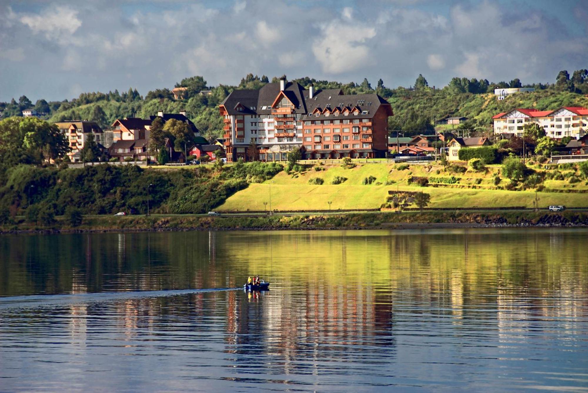 Wyndham Puerto Varas Pettra المظهر الخارجي الصورة View of the village